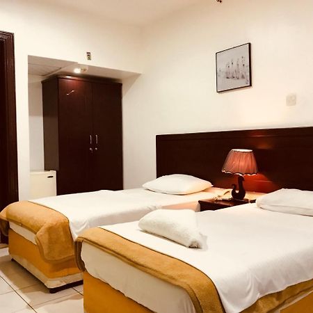 Hala Hotel Apartments 샤르자 외부 사진