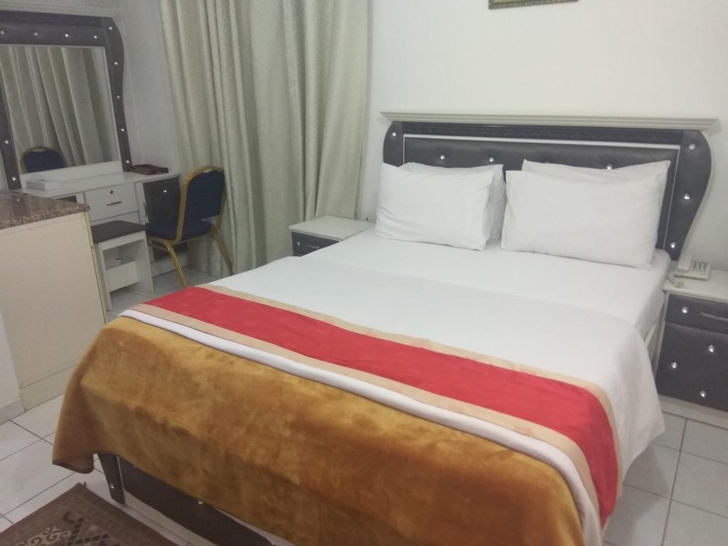 Hala Hotel Apartments 샤르자 외부 사진